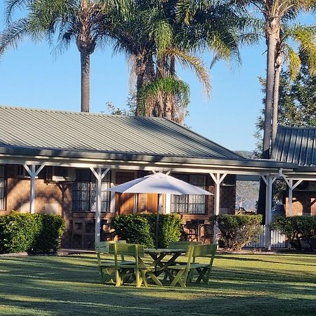 Bororen Koorawatha Homestead Motel מראה חיצוני תמונה