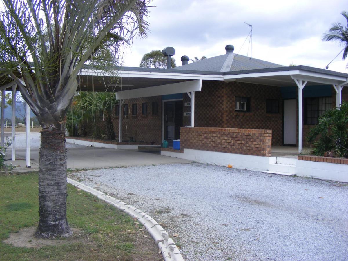 Bororen Koorawatha Homestead Motel מראה חיצוני תמונה