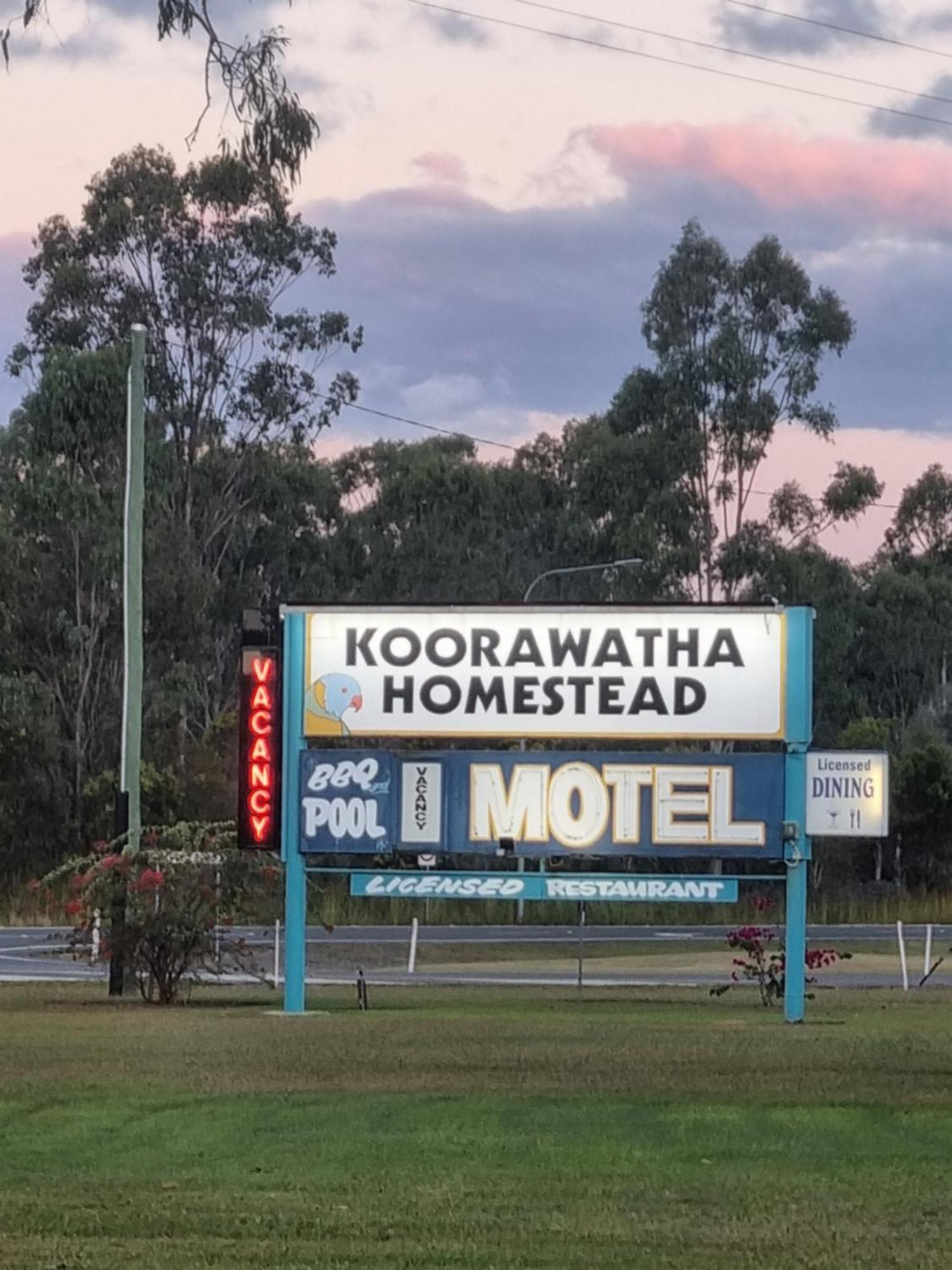 Bororen Koorawatha Homestead Motel מראה חיצוני תמונה