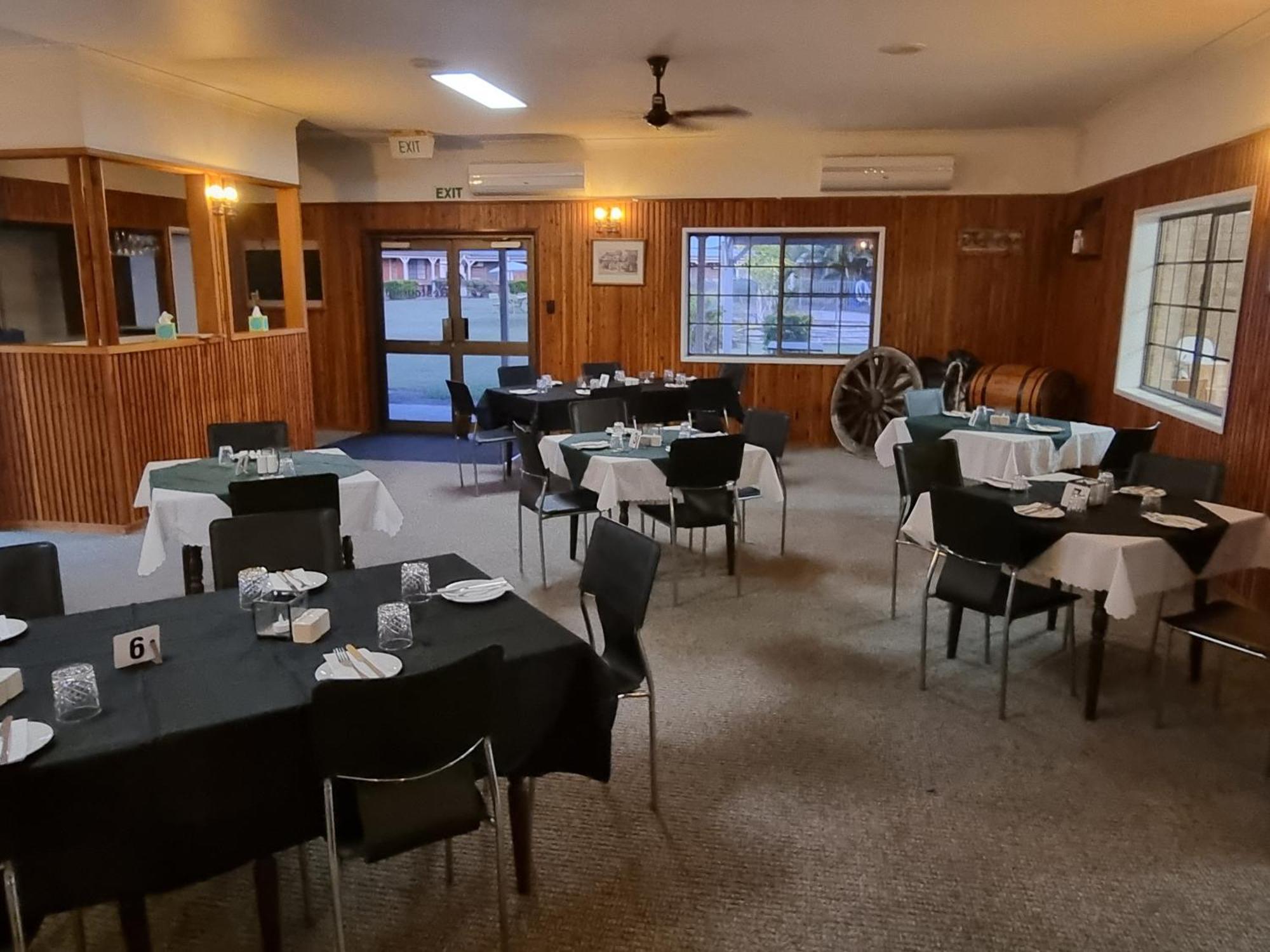 Bororen Koorawatha Homestead Motel מראה חיצוני תמונה