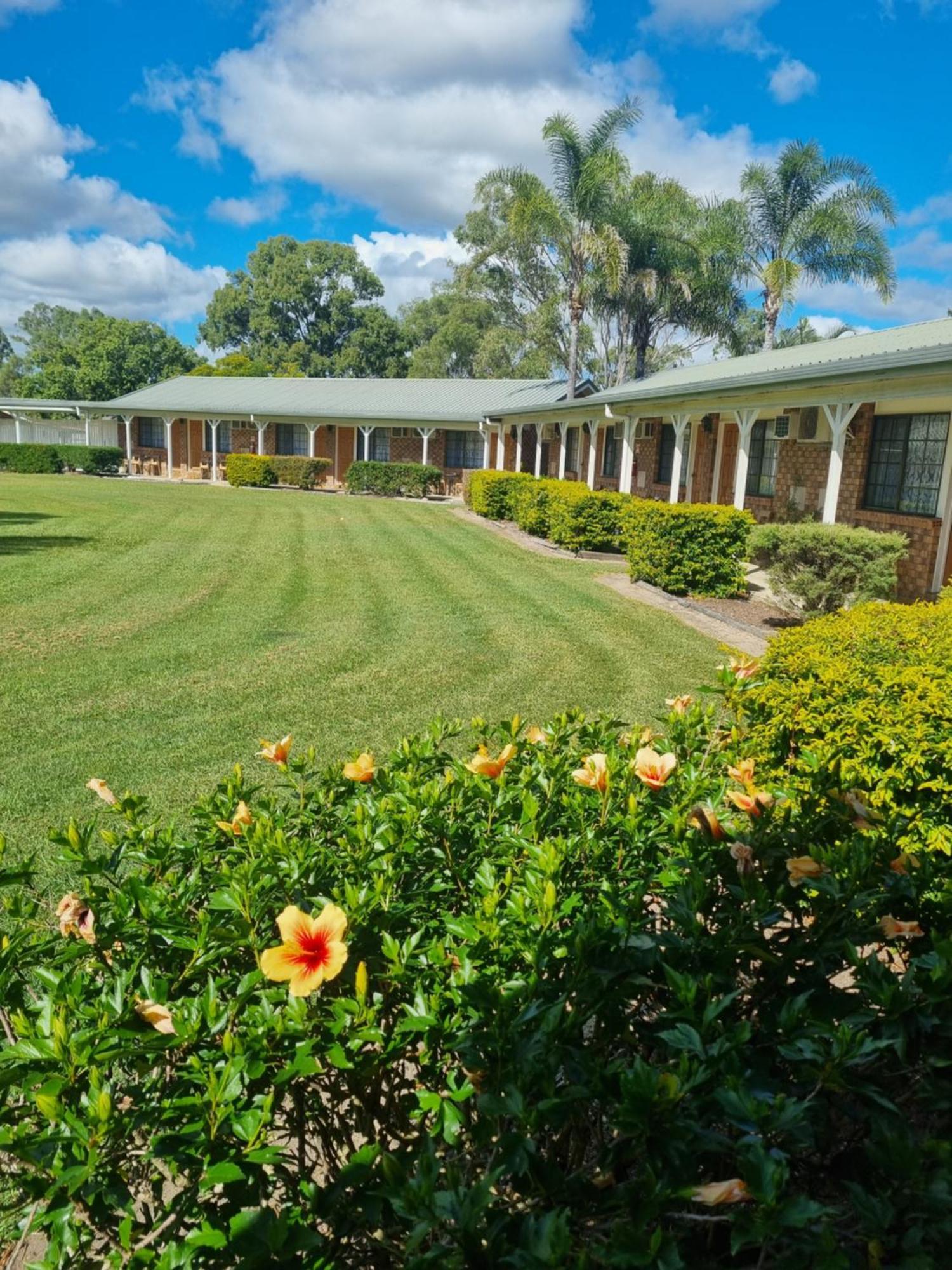 Bororen Koorawatha Homestead Motel מראה חיצוני תמונה