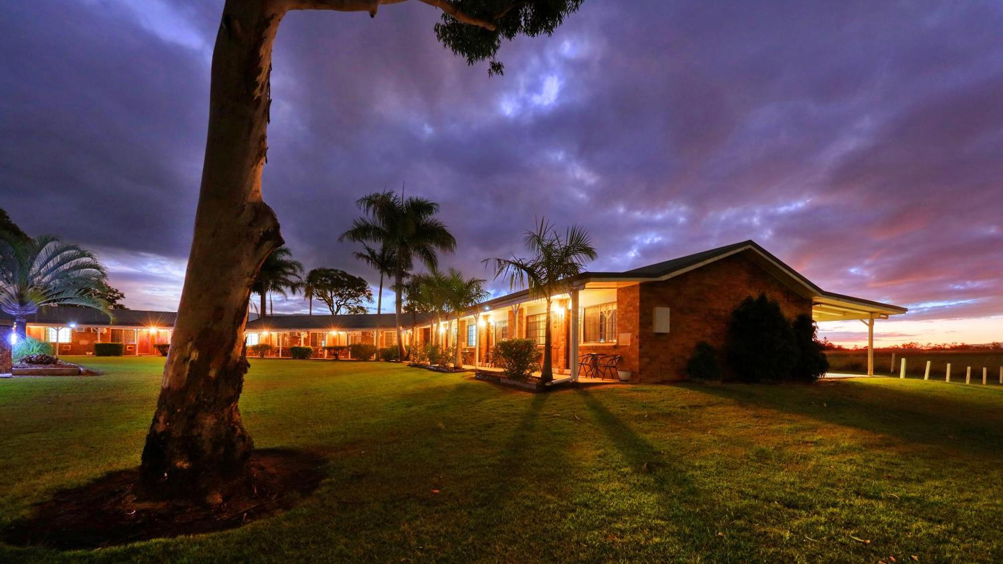 Bororen Koorawatha Homestead Motel מראה חיצוני תמונה