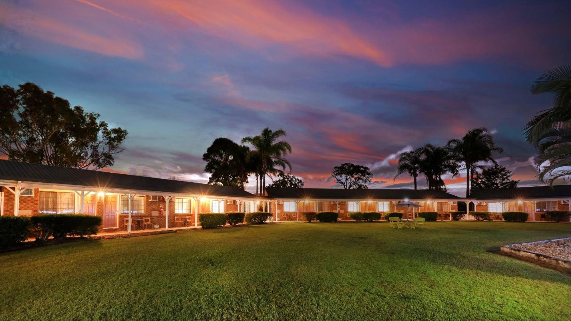 Bororen Koorawatha Homestead Motel מראה חיצוני תמונה
