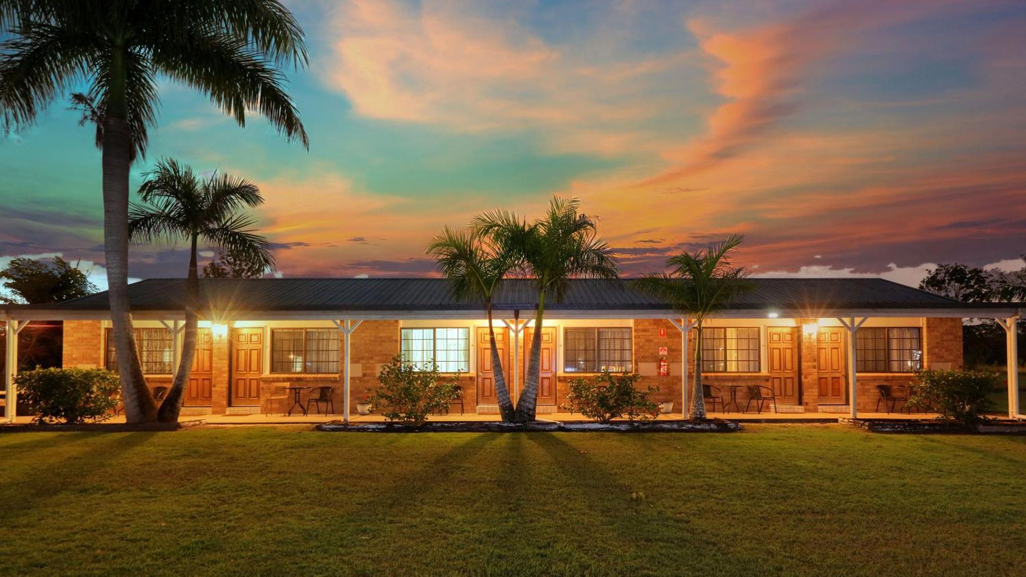 Bororen Koorawatha Homestead Motel מראה חיצוני תמונה